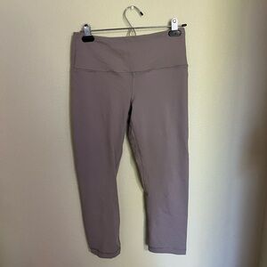 90 Degree Reflex Light Purple Capri Leggings